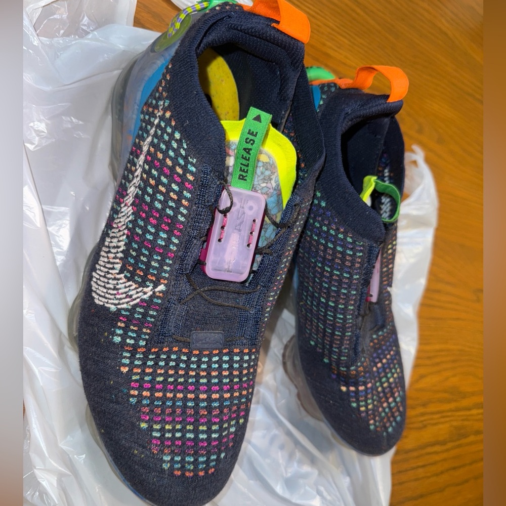 Size 8.5 - Nike Air VaporMax 2020 Flyknit Deep Royal Blue Multi